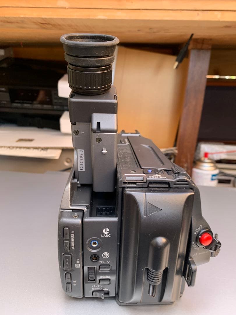 ☆SONYの液晶8ミリビデオカメラ・CCD-TRV20