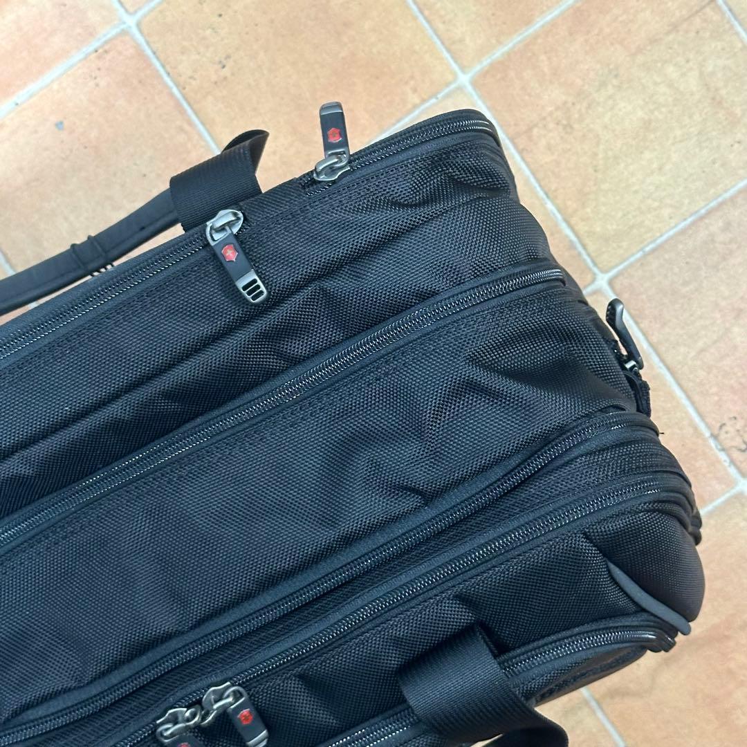 ☆スイス軍☆ビクトリノックス ワークストラベラー2.0 軽量キャリー