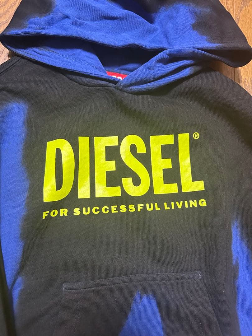 新品タグ付き★ディーゼル★トレーナーとパンツ2点セット8Y