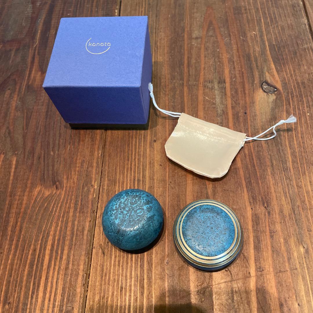 美品 グッドデザイン 金属製 メモリアルボトル カナタ 青銅色 重厚感