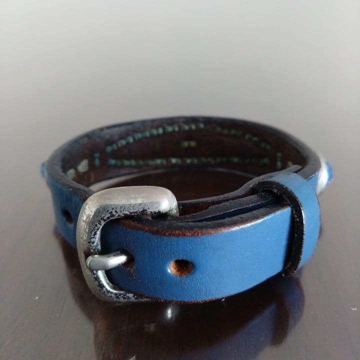 ウルフズヘッド⭐︎15㎜スタッズレザーブレスレット⭐︎ブルー