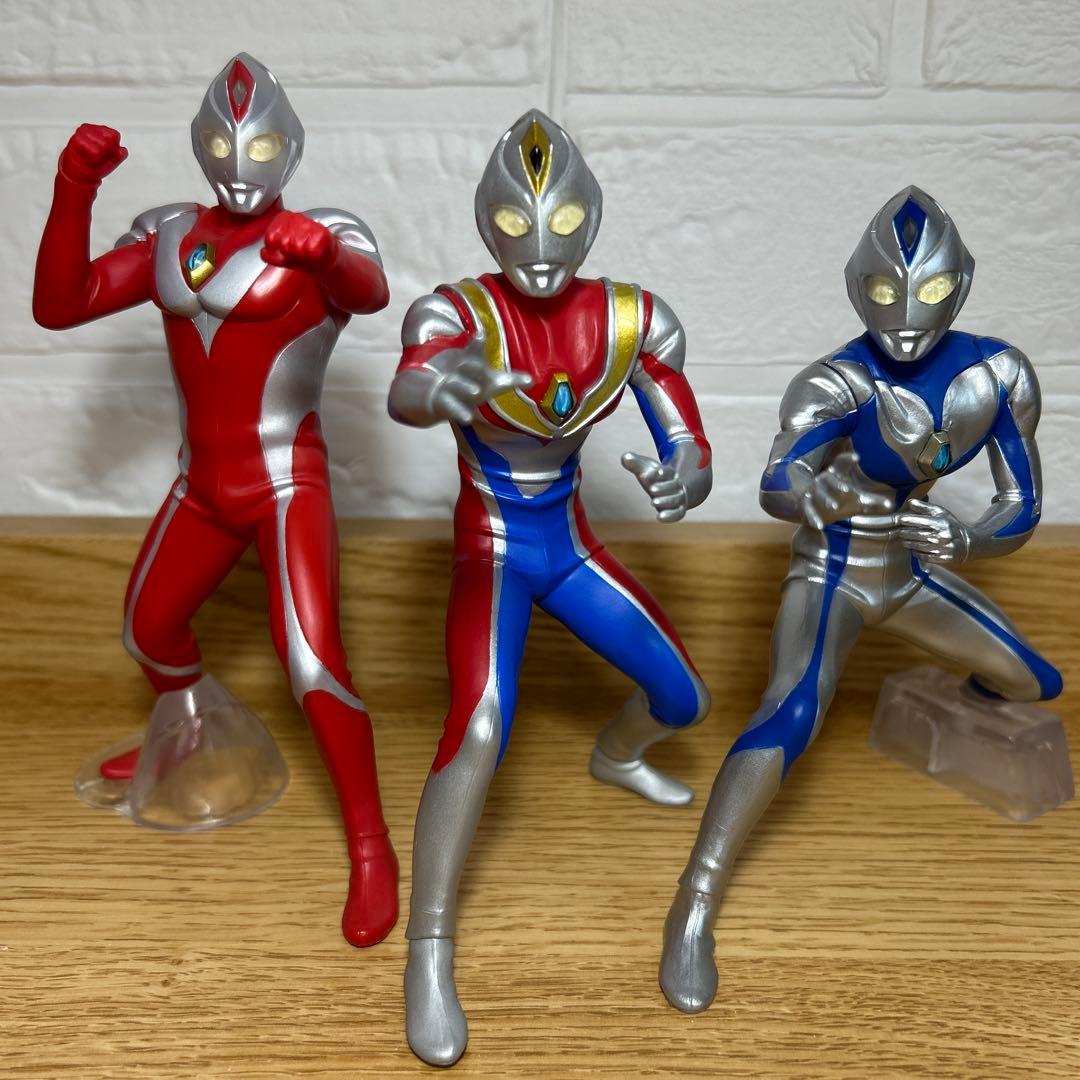 英雄勇像ウルトラマンダイナ 3タイプセット 英雄勇像ウルトラマン