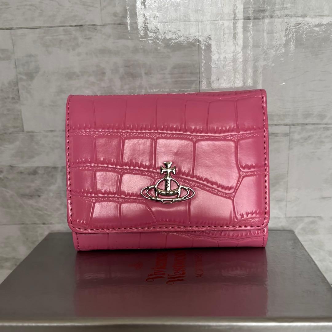 大人気　ヴィヴィアンウエストウッド コンパクトウォレット　可愛らしいピンク その他ブランド 三つ折り財布 Vivienne Westwood ヴィヴィアン