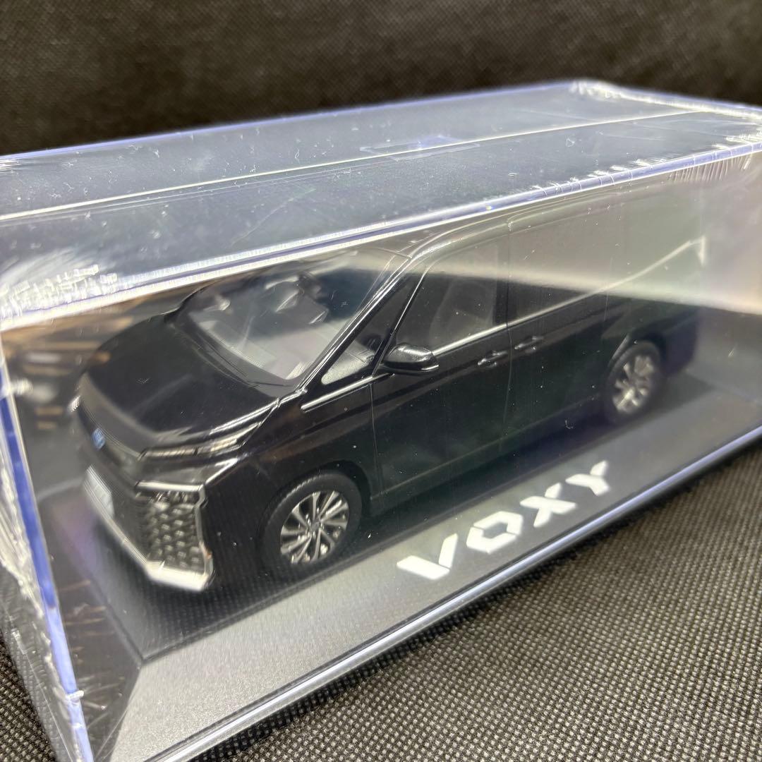 トヨタ VOXY 90系ブラック 未開封ミニカー 1/30 非売品 新品未開封