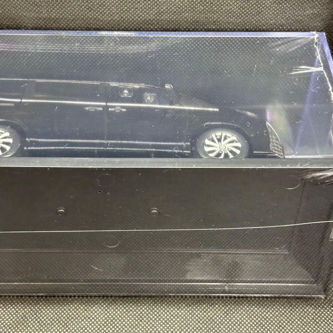 トヨタ VOXY 90系ブラック 未開封ミニカー 1/30 非売品 新品未開封