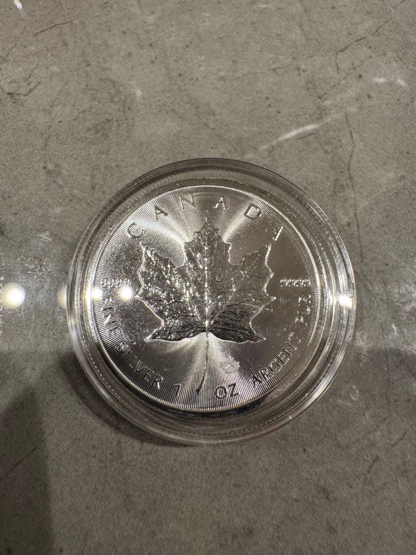 2025年 チャールズ3世 5ドル銀貨とカナダ1オンスメイプルリーフ銀貨セット