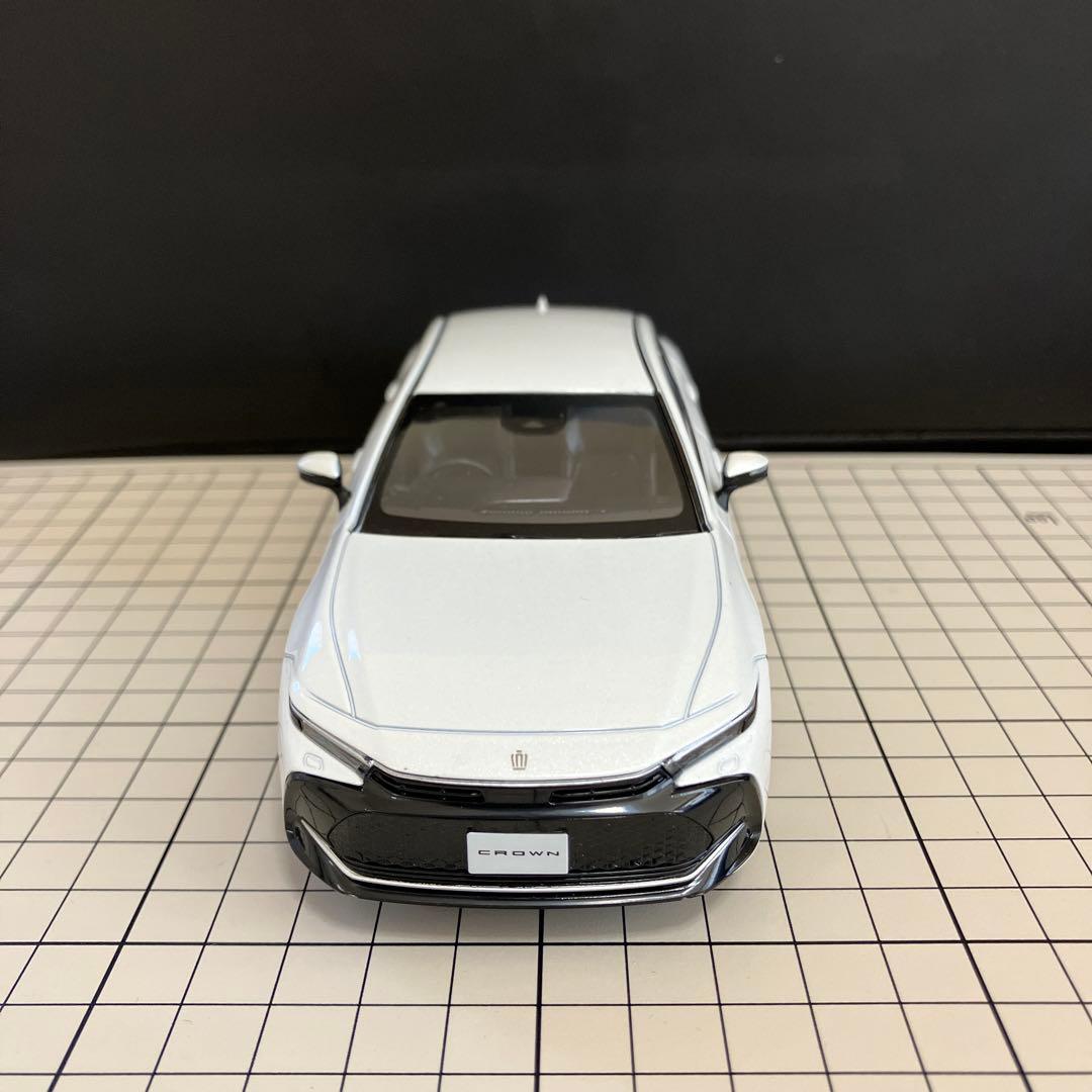 トヨタ クラウン クロスオーバー カラーサンプル プレシャスホワイトパール