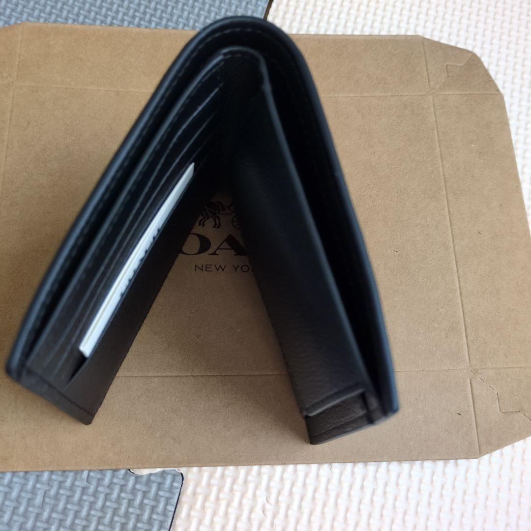 新品未使用COACH 二つ折り財布　レディース メンズ シンプル ブラック