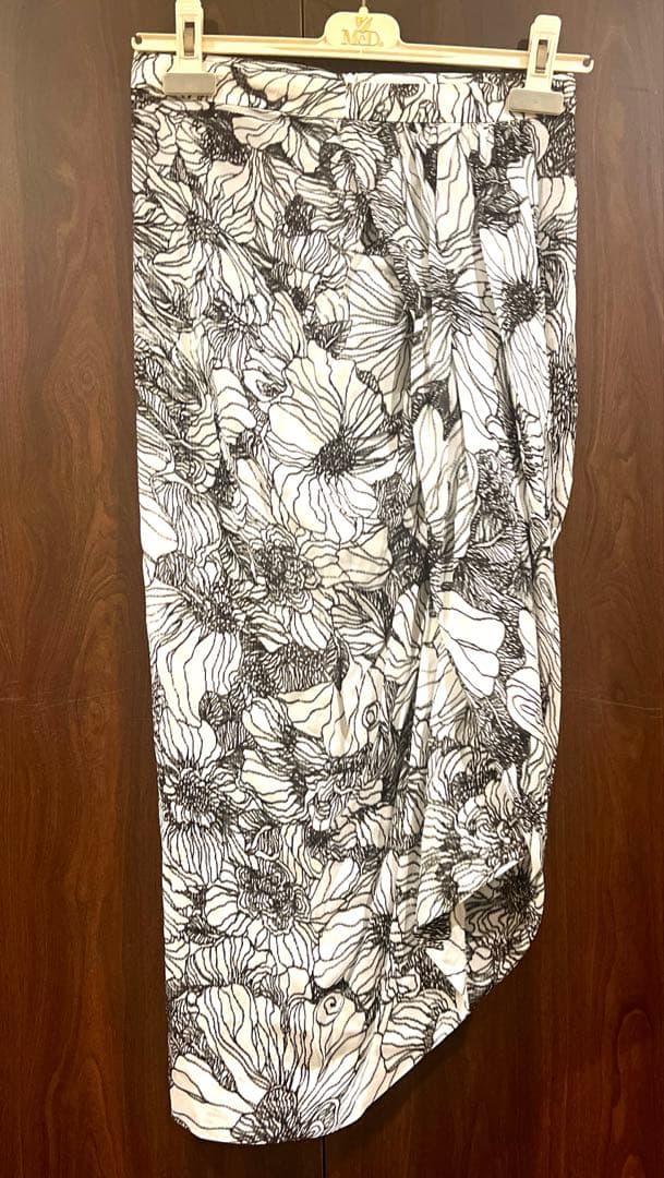 ドリスヴァンノッテン　スカート　ペチコート付き