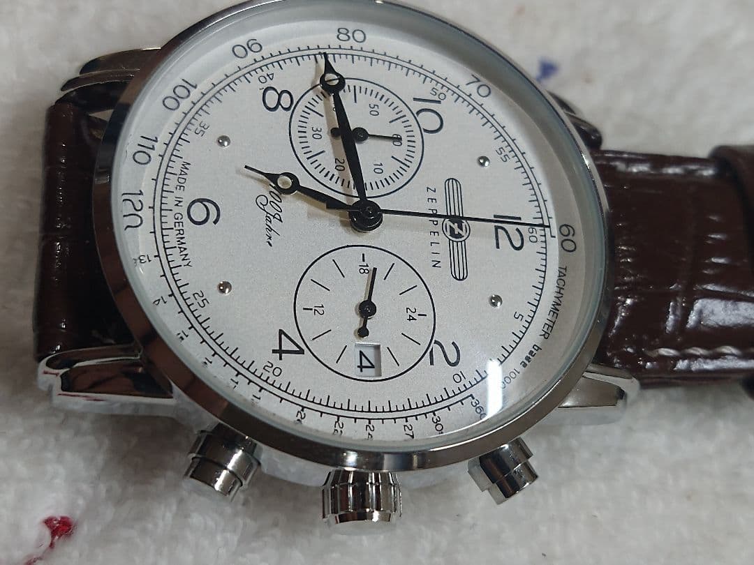 特価!ZEPPPELIN 飛行船100周年モデル　クロノグラフ クォーツホワイト