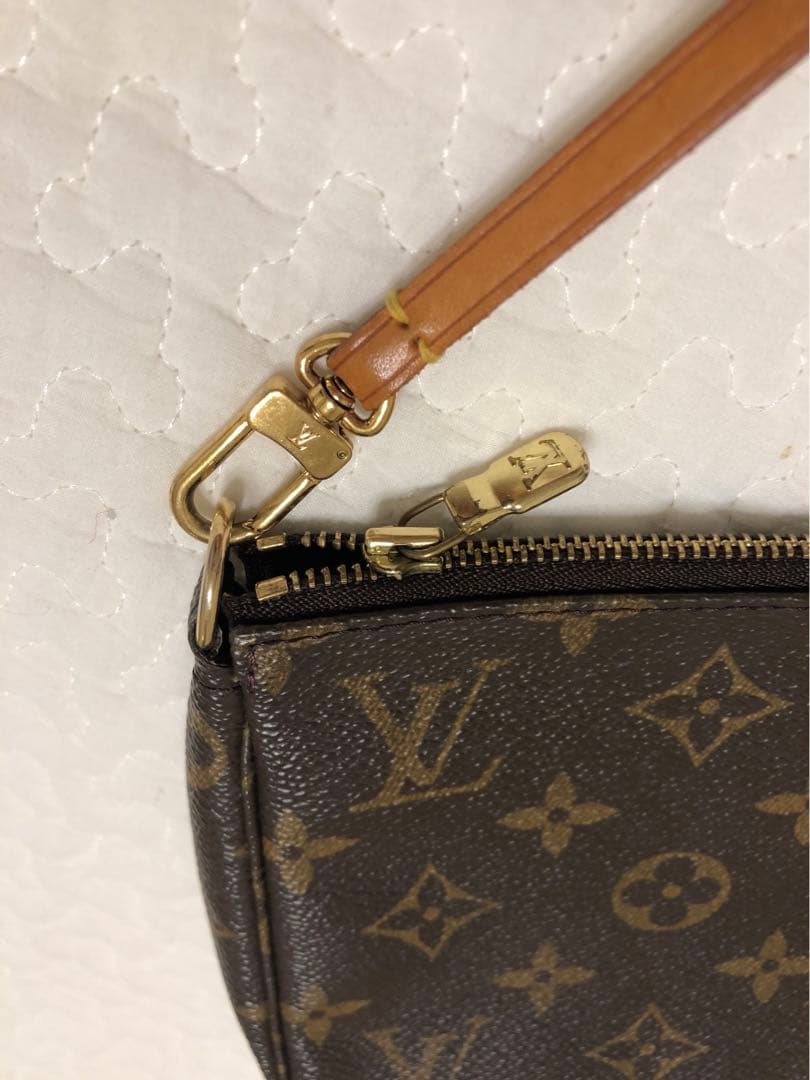 ルイヴィトン モノグラム アクセサリーポーチ