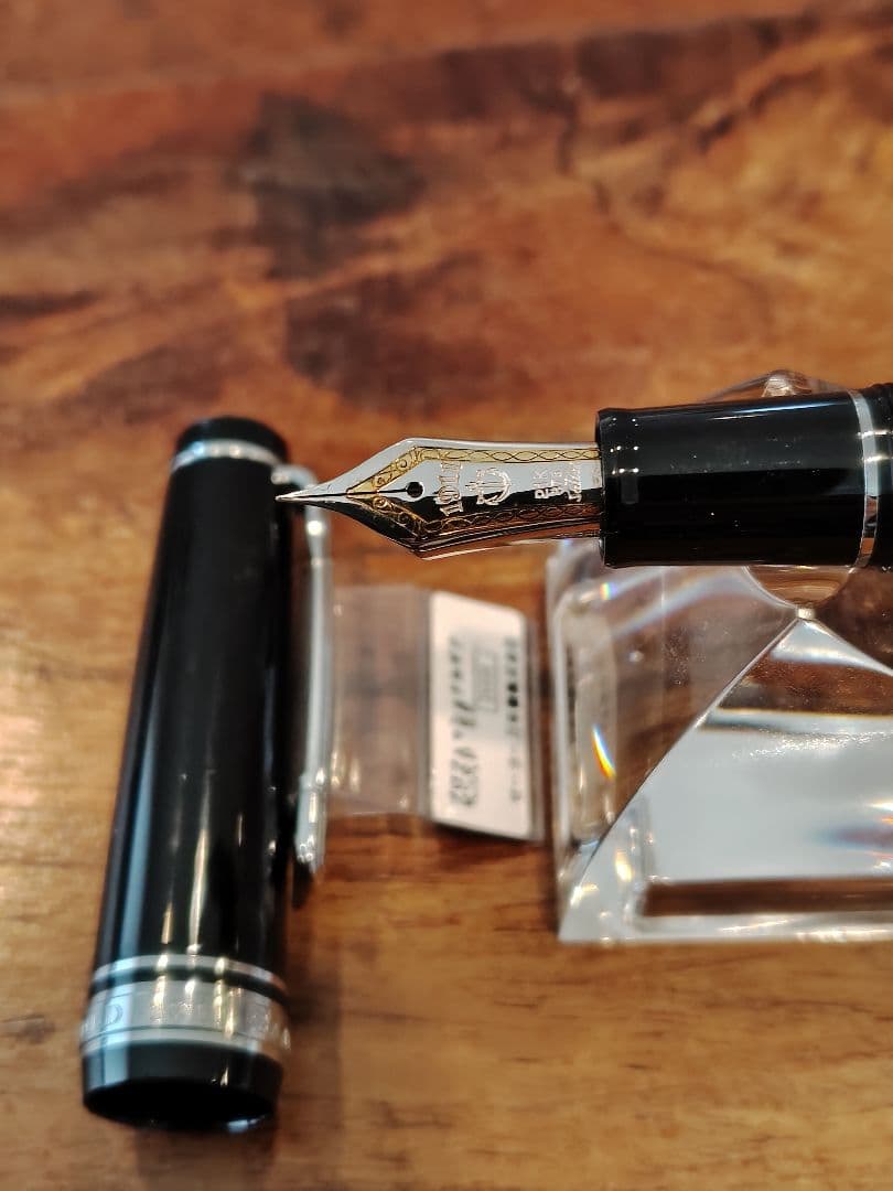 セーラー万年筆 プロフェッショナルギア 銀 万年筆 極細字（専用コンバーター付）