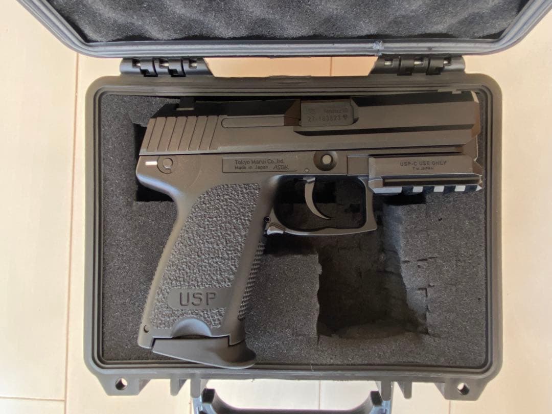 ハードケース＆予備マガジン2本付き東京マルイUSP COMPACT❗️
