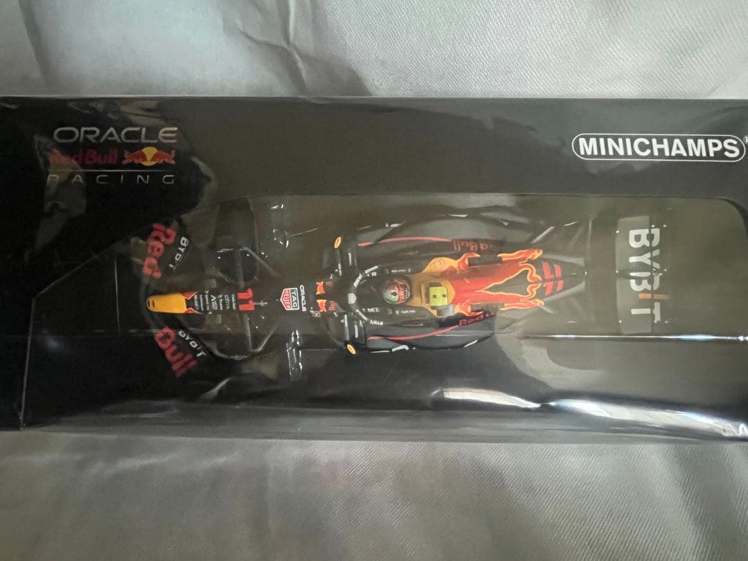 1/18レッドブルF1セルジオペレス2022年　　　アメリカオースティンGP