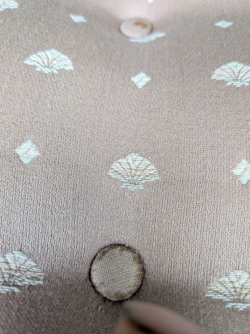 青商品です。　海外ビンテージスツール猫脚