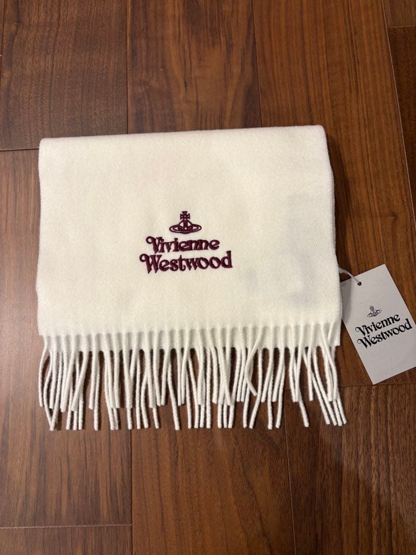 タグ付新品未使用】Vivienne Westwood ホワイト マフラー - メルカリ