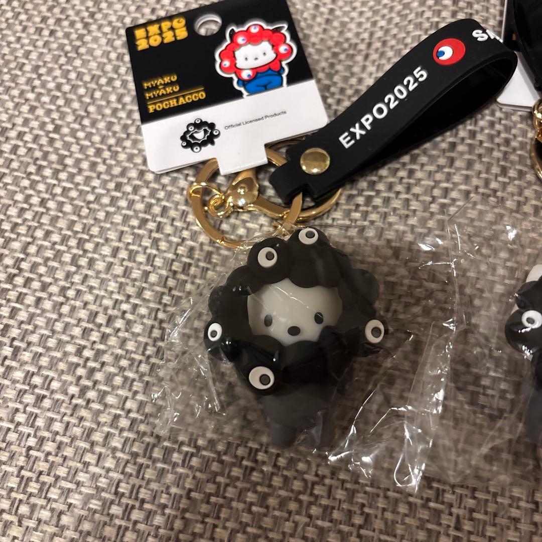 万博会場限定 サンリオ ミャクミャク黒 キティ＆ポチャッコセット