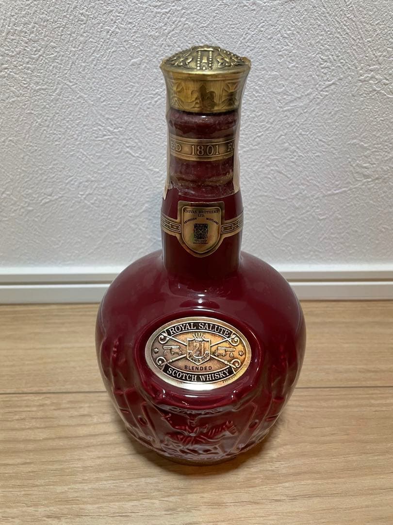 古酒2本 ロイヤルサルート21年 赤 シーバスリーガル12年 未開封