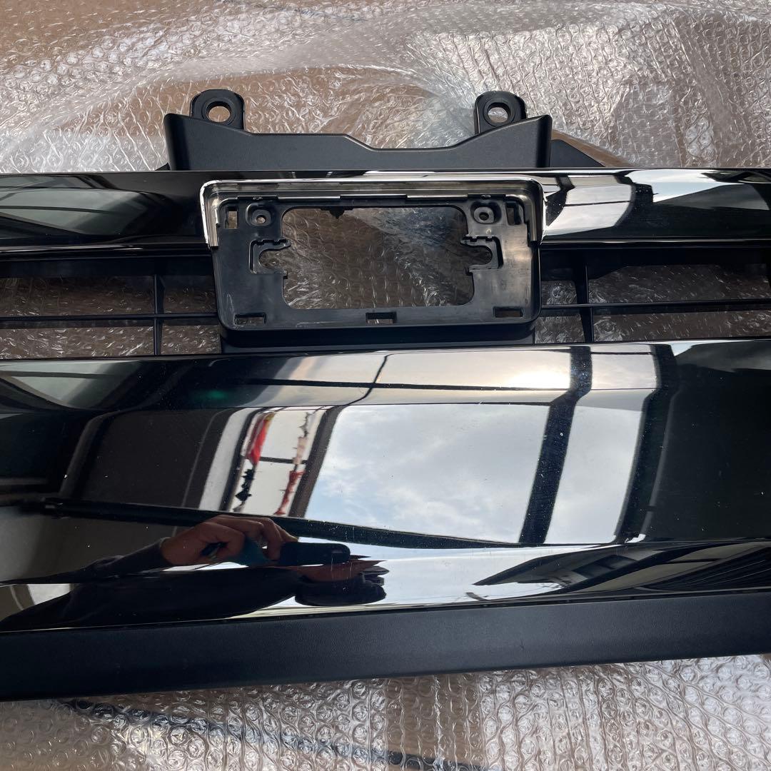 ハイエース6型ダークプライム純正グリル