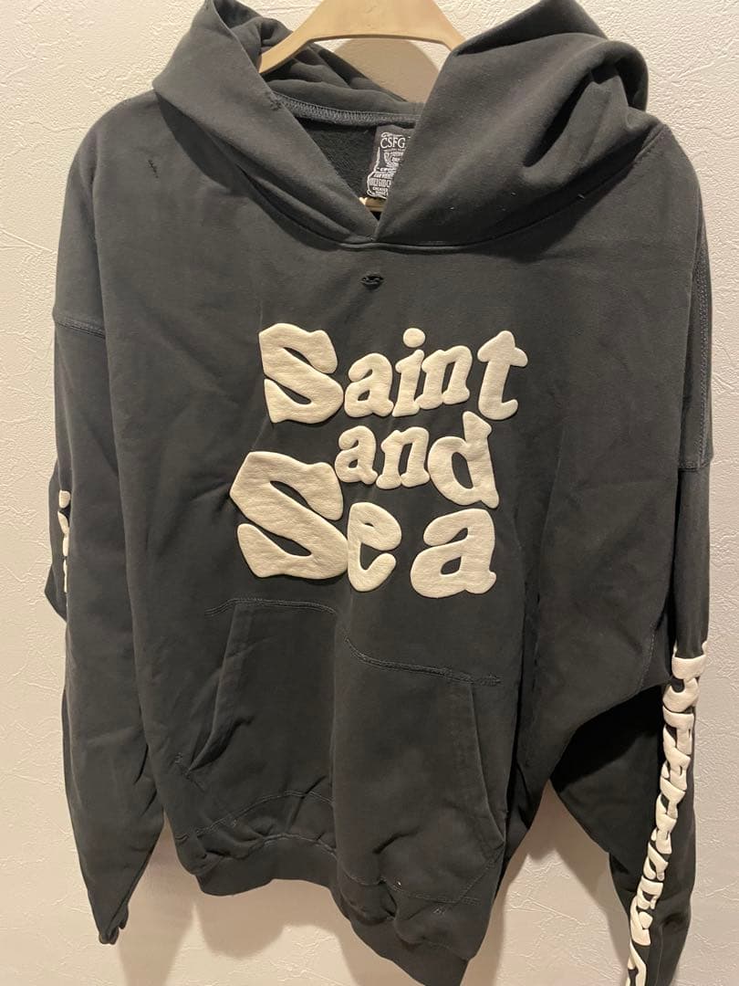 Saint M×××× and WindandSea ブラックパーカー
