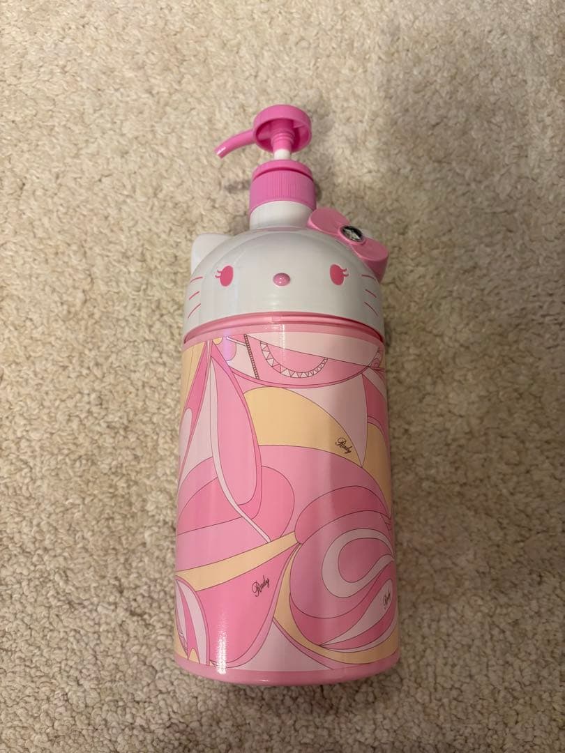Rady xハローキティ シャンプーボトル ピンク - メルカリ