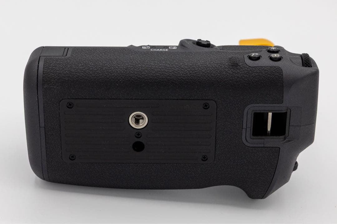 中古美品】CANON EOS R6 ボディ・バッテリーグリップ・バッテリー2個