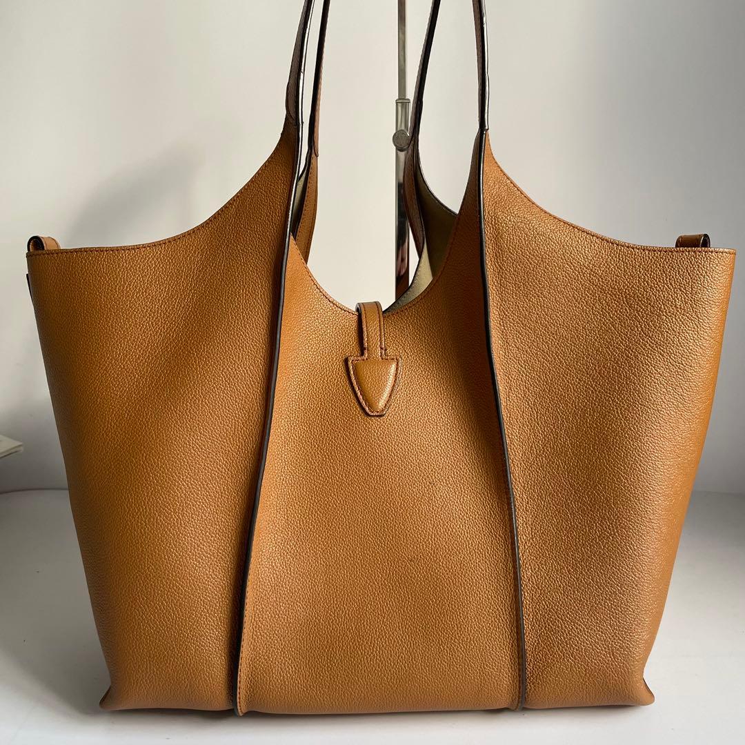 未使用級✨　TOD's タイムレス　トートバッグ　　ブラウン　レザー ロゴ