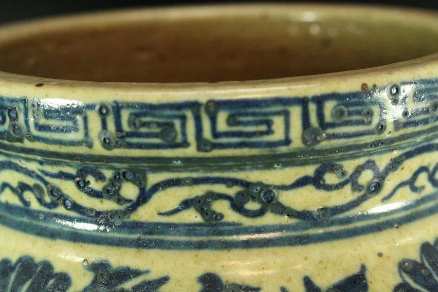 中国美術 青華 纏枝霊芝雲龍紋 獣耳罐 瓶(K-MB253)