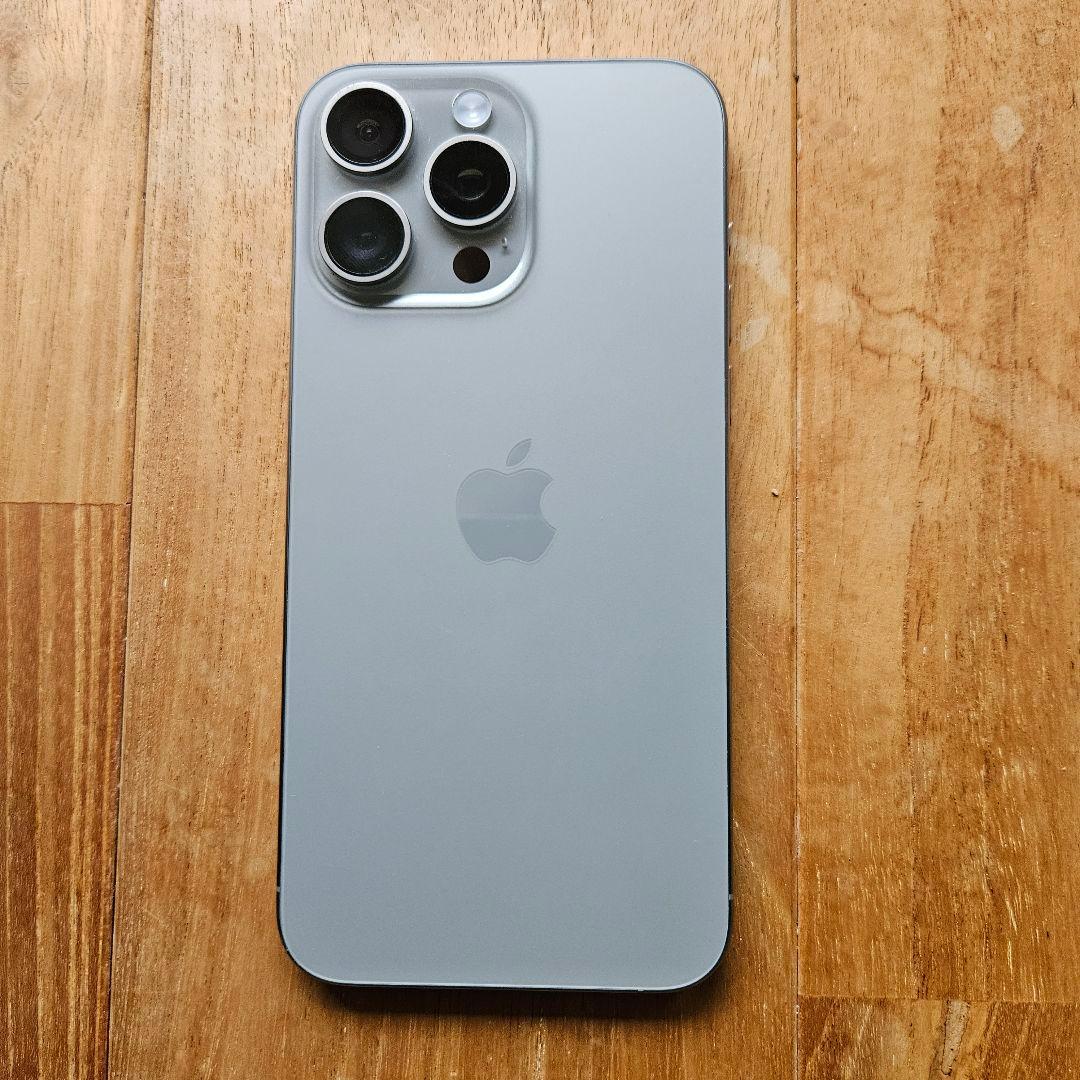 iPhone 15 Pro ナチュラルチタニウム