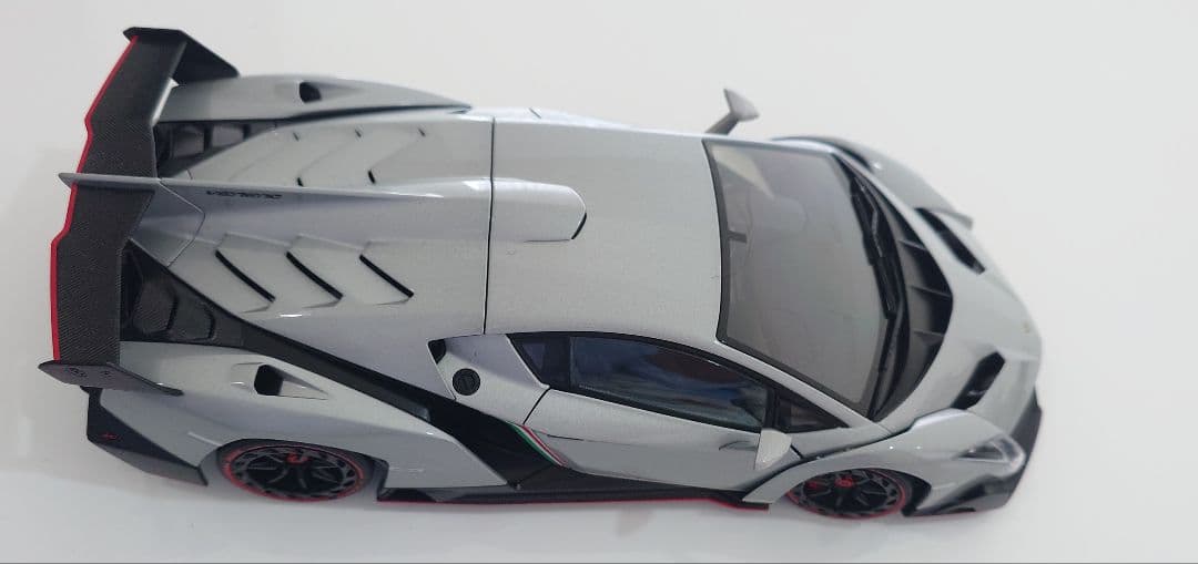 【稀少】ランボルギーニ ヴェネーノ 1/18 【AUTOART】