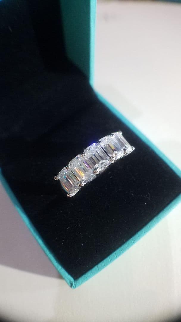 新作リング♡最高級モアサナイト エメラルドカットハーフエタニティ