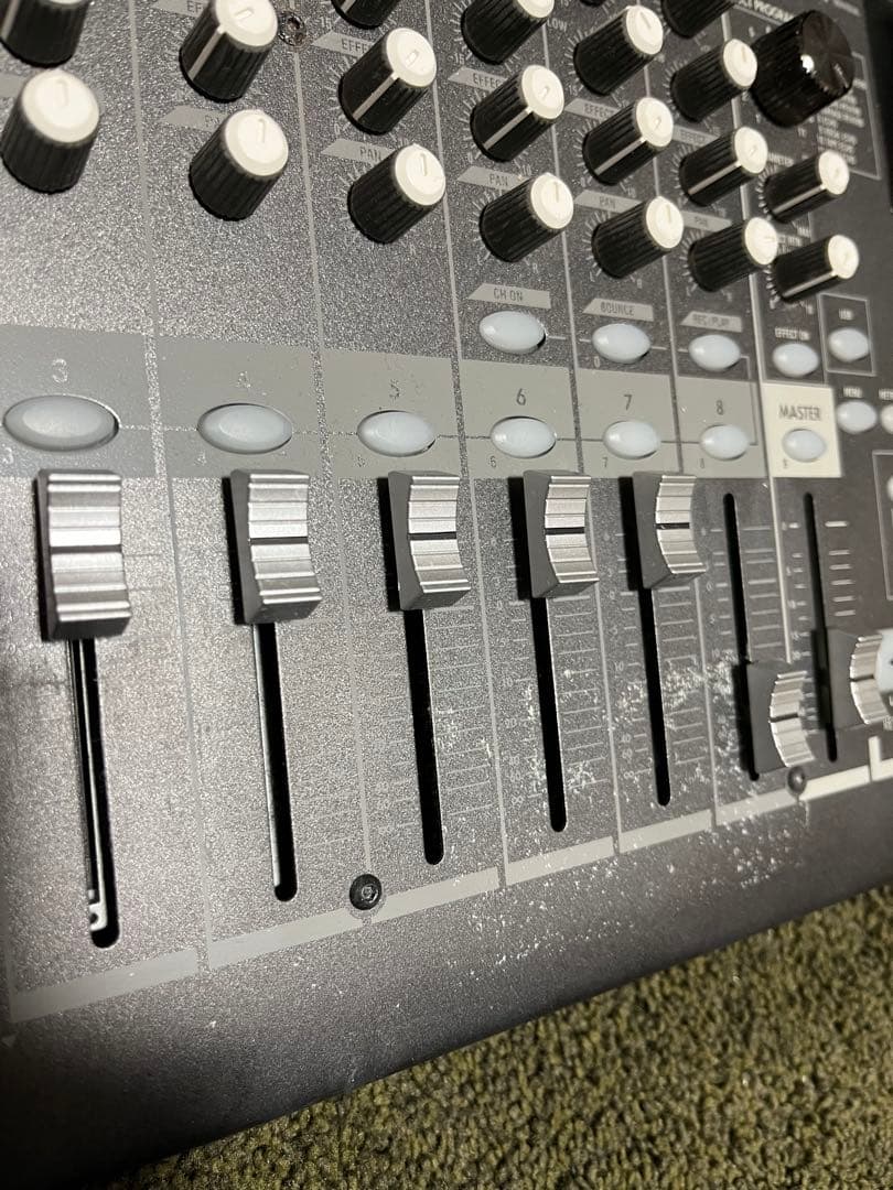 KORG D888 マルチトラックレコーダー 8チャンネル XLR入力