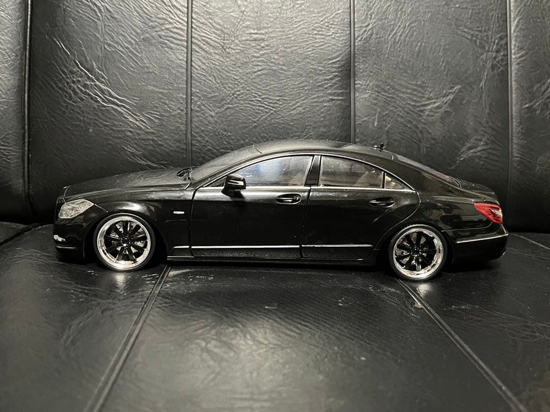 メルセデスベンツ　CLSクラス　1/18