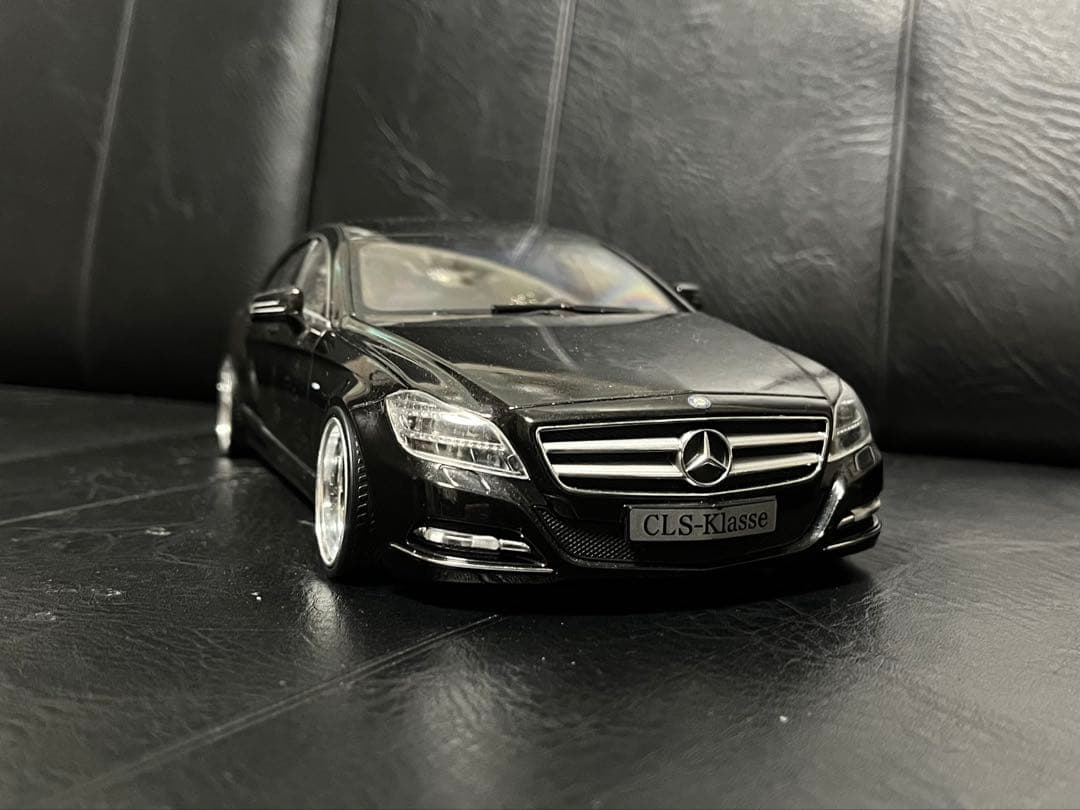 メルセデスベンツ　CLSクラス　1/18