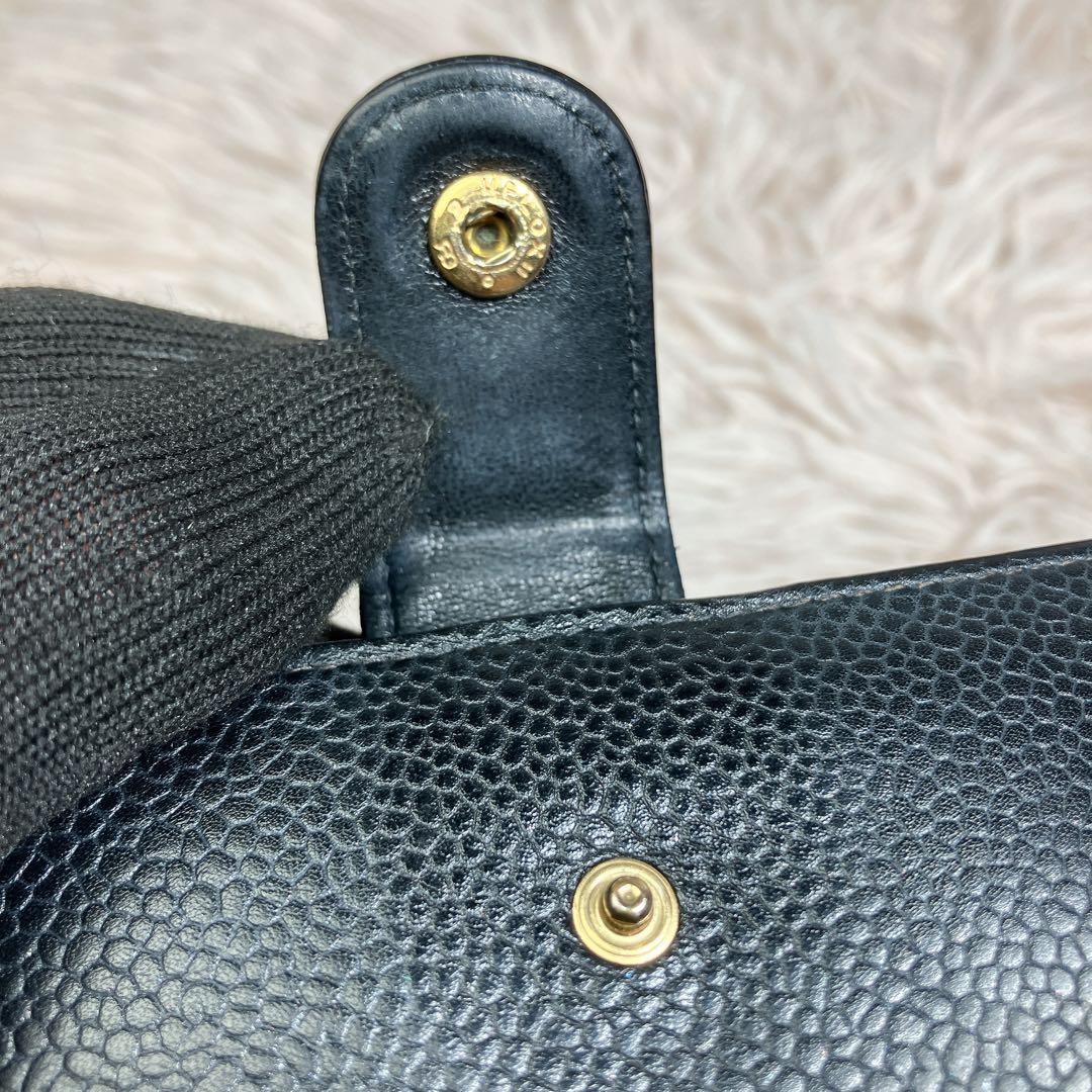 大人気 CHANEL 二つ折り財布 ココマーク キャビアスキン レザー Wホック