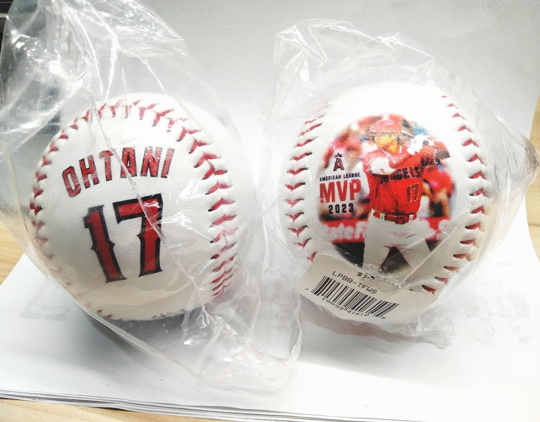大谷翔平 エンゼルス 2023年 MVP記念ボールと背番号17ボール2点セット