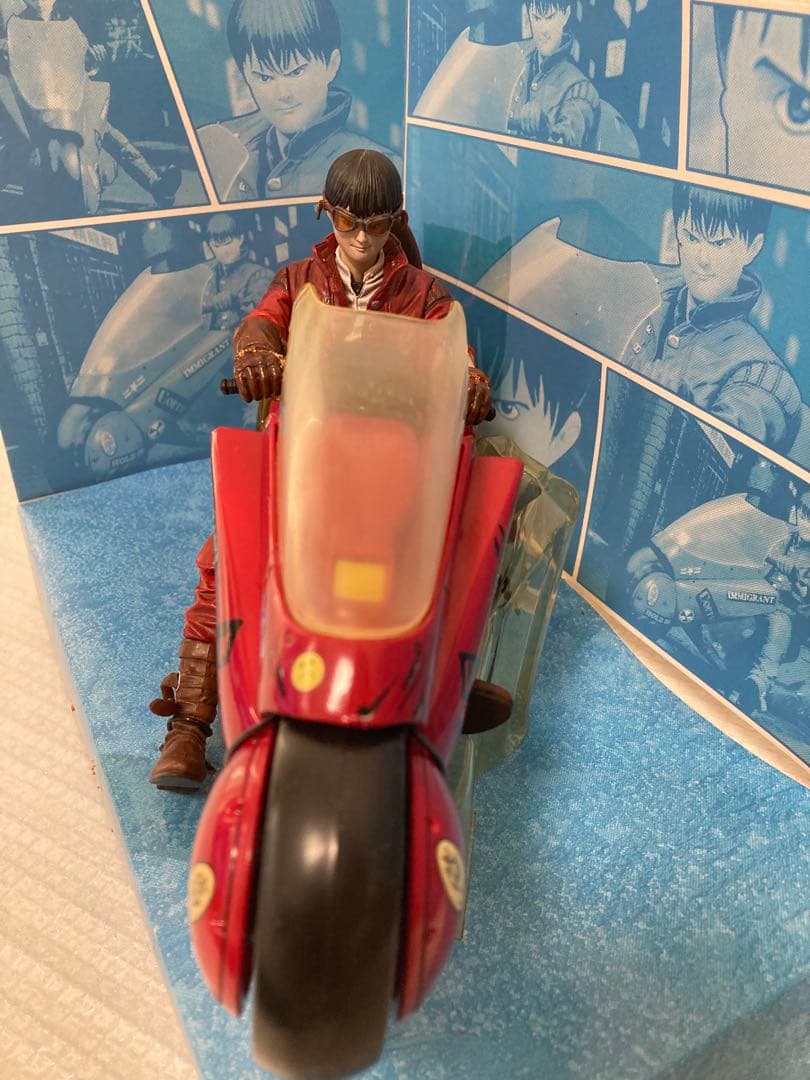 『AKIRA』の金田が乗るバイクのフィギュアです。