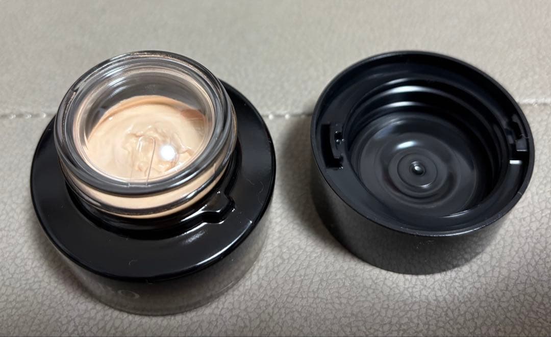 KANEBO LIVELY SKIN WEAR II 220 美品