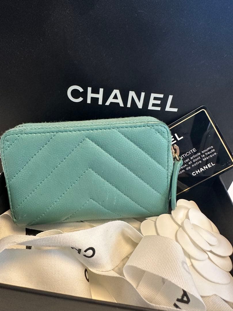 CHANEL ミントグリーン ケース
