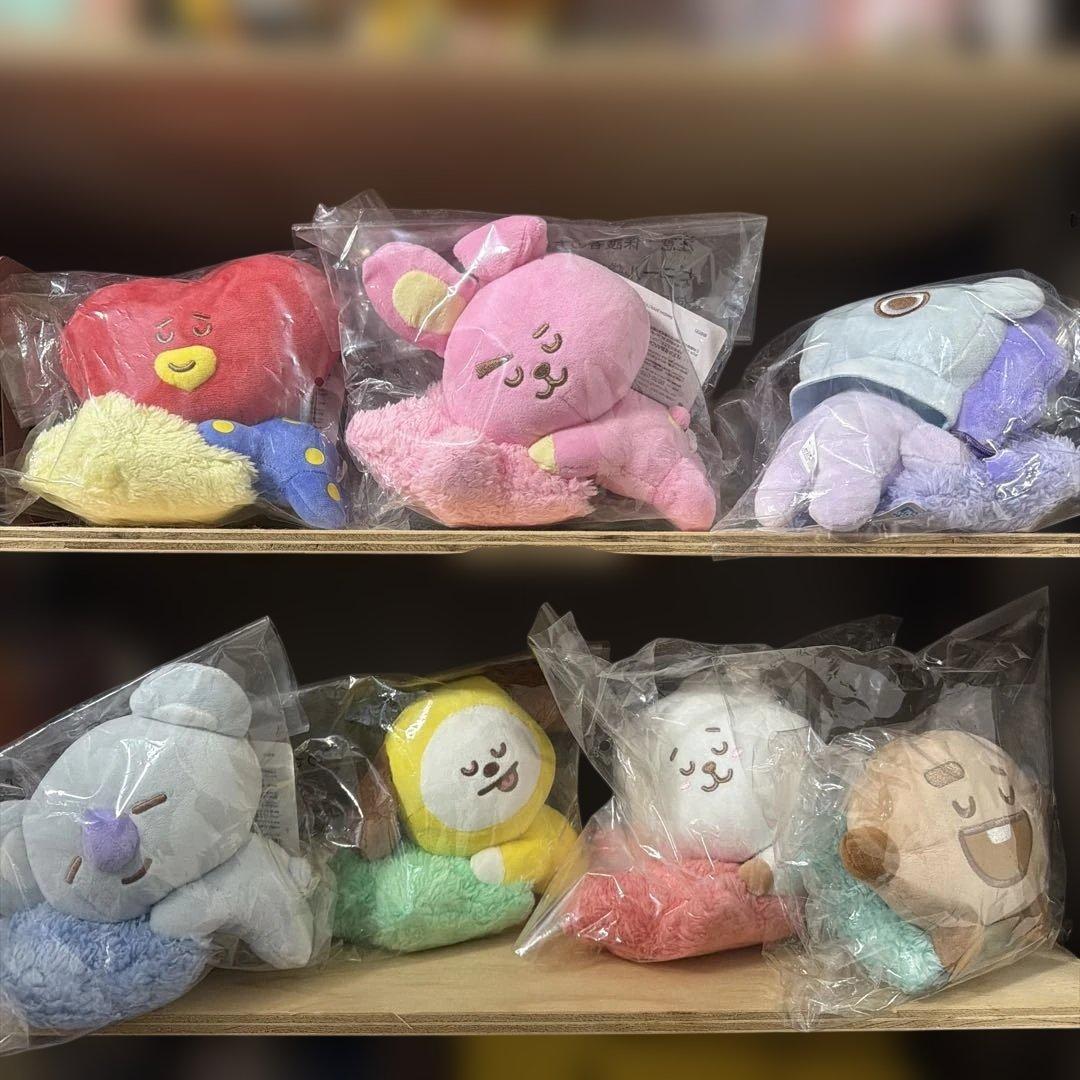 一番くじ BT21 MOON ぬいぐるみ 7種コンプリートセット BTS - メルカリ