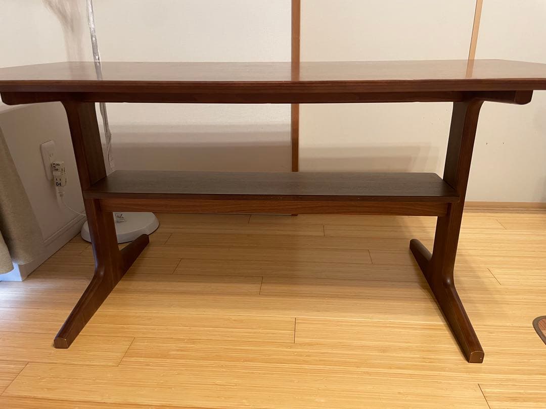 【送料込み】無印／リビングでもダイニングでもつかえるテーブル２・ウォールナット材