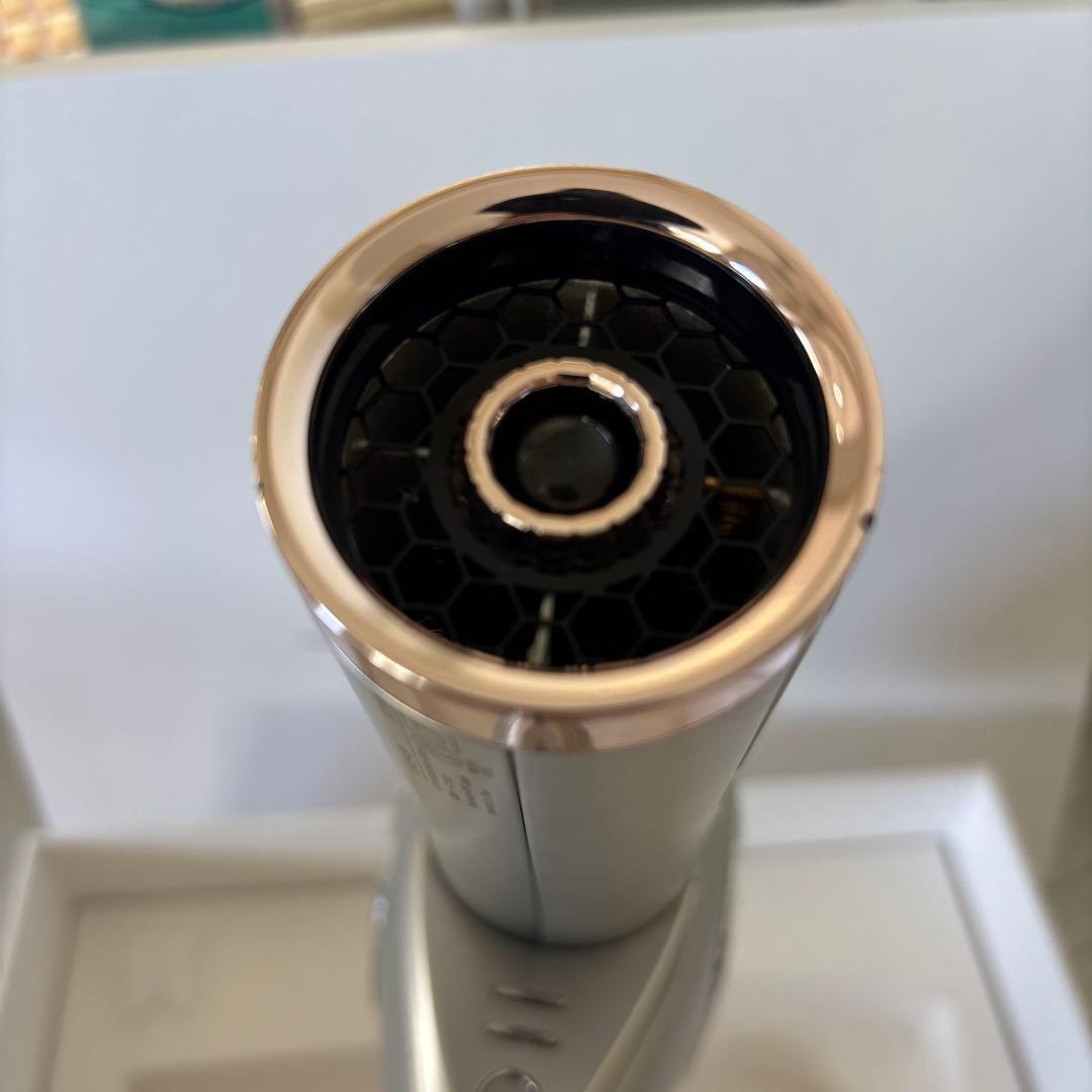 ReFa ヘアドライヤー ＢＸW シャンパンクレージュ海外でも使えます