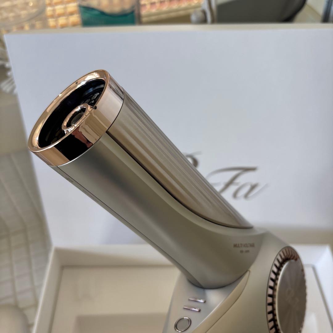 ReFa ヘアドライヤー BXW シャンパンクレージュ海外でも使えます