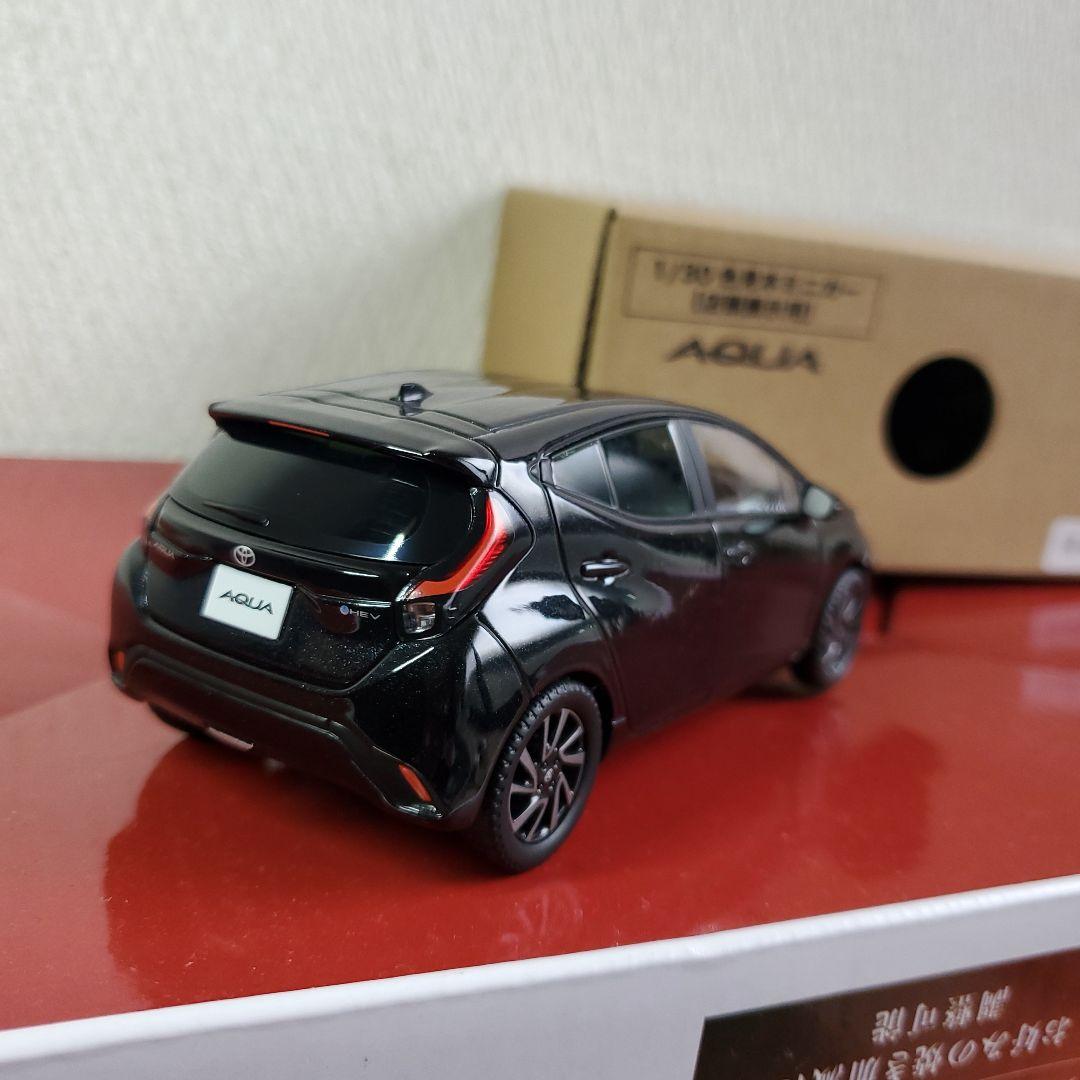 トヨタ 新型AQUA 1/30スケール ミニカー ブラック