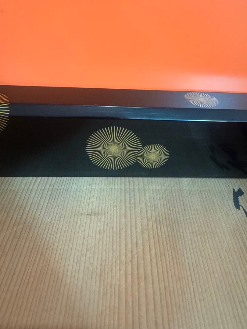 1736 茶道具 黒真塗 唐松蒔絵 炉縁 【北浜宗真】共箱　美品