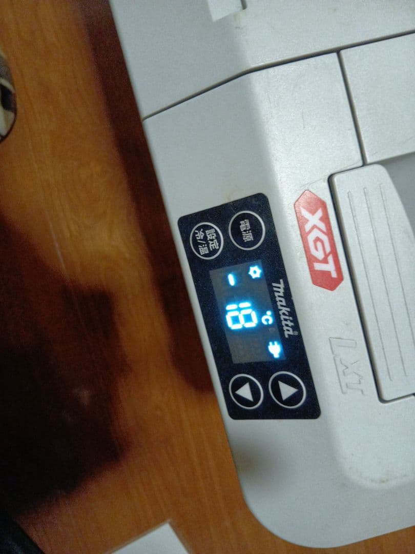 Makita 　CW001G　冷温庫 グリーン