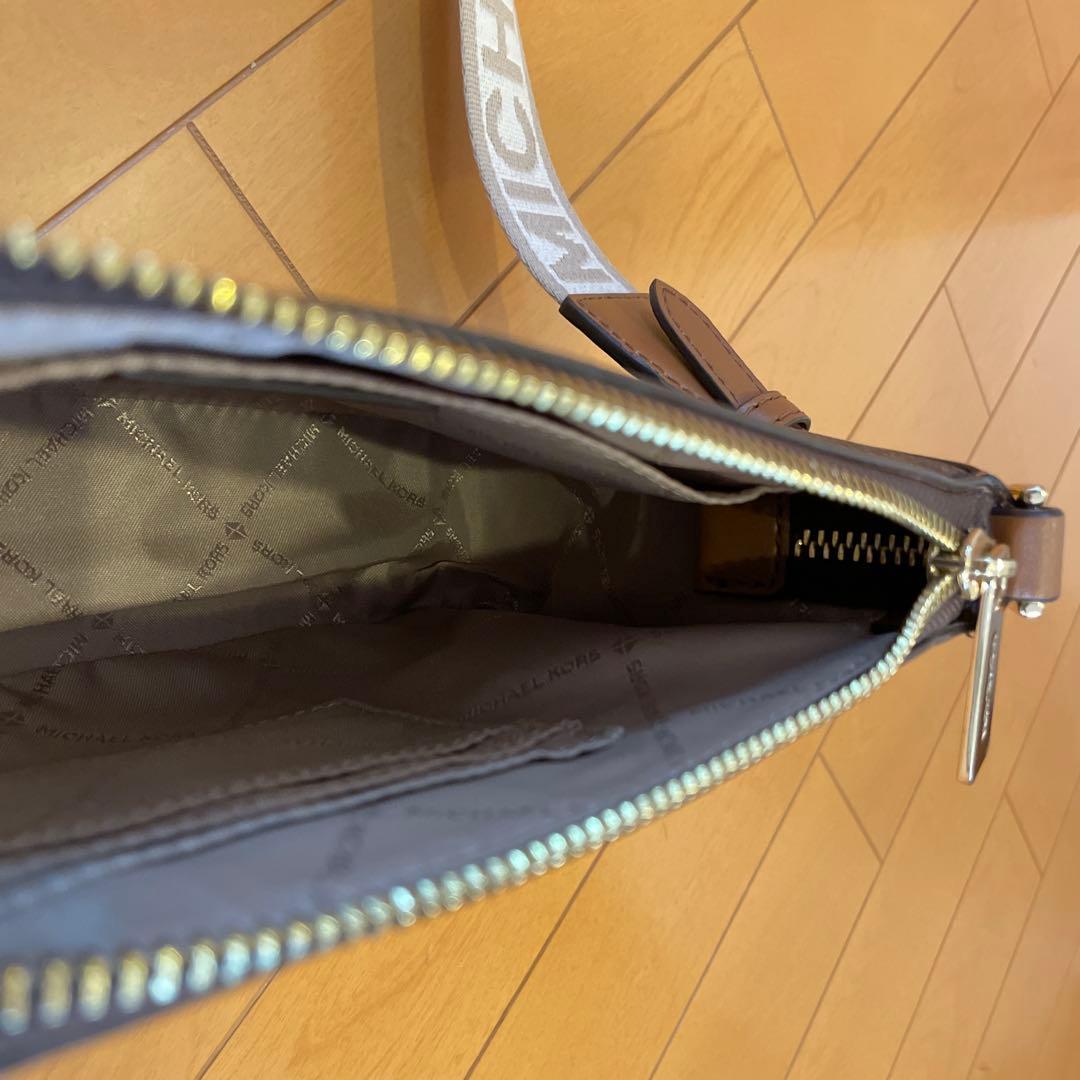 【値下げしました】MICHAEL KORS ストライプショルダーバッグ
