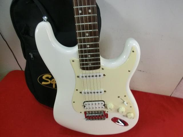 55：Squier Bullet Strat Fender エレキギタージャンク