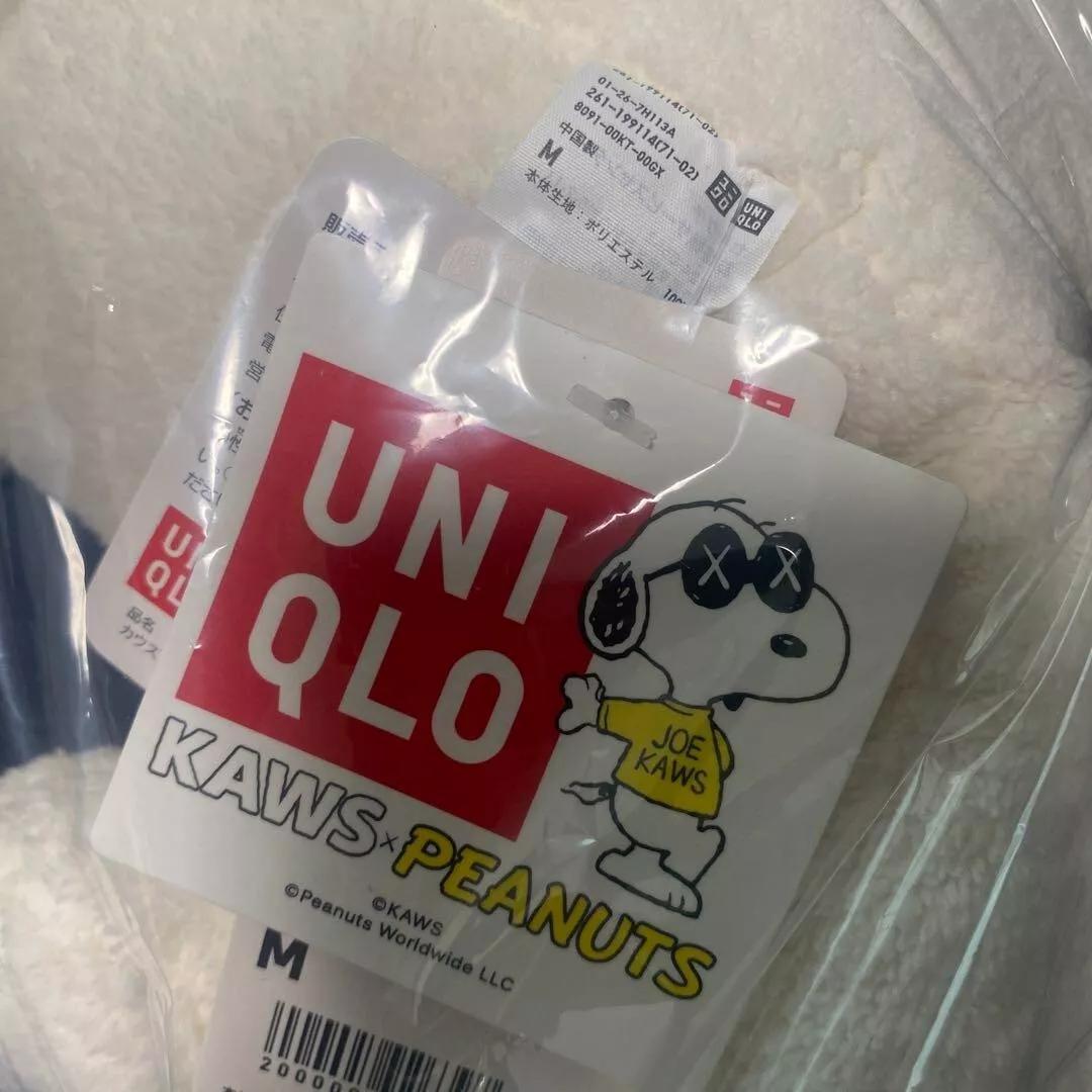 新品　ユニクロ　スヌーピー　カウズ　ぬいぐるみ　Mサイズ　kaws