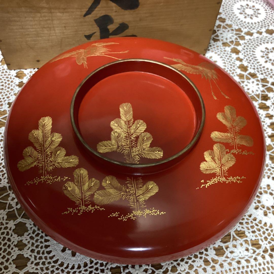 k2f6朱漆器 菓子器 喰籠　金色の松と鶴